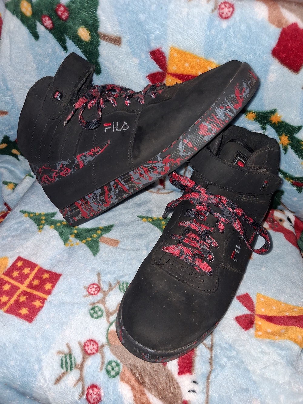 Women Black and Red High-Top Sneakers